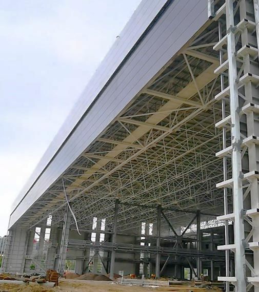 Prefabricated large span steel building